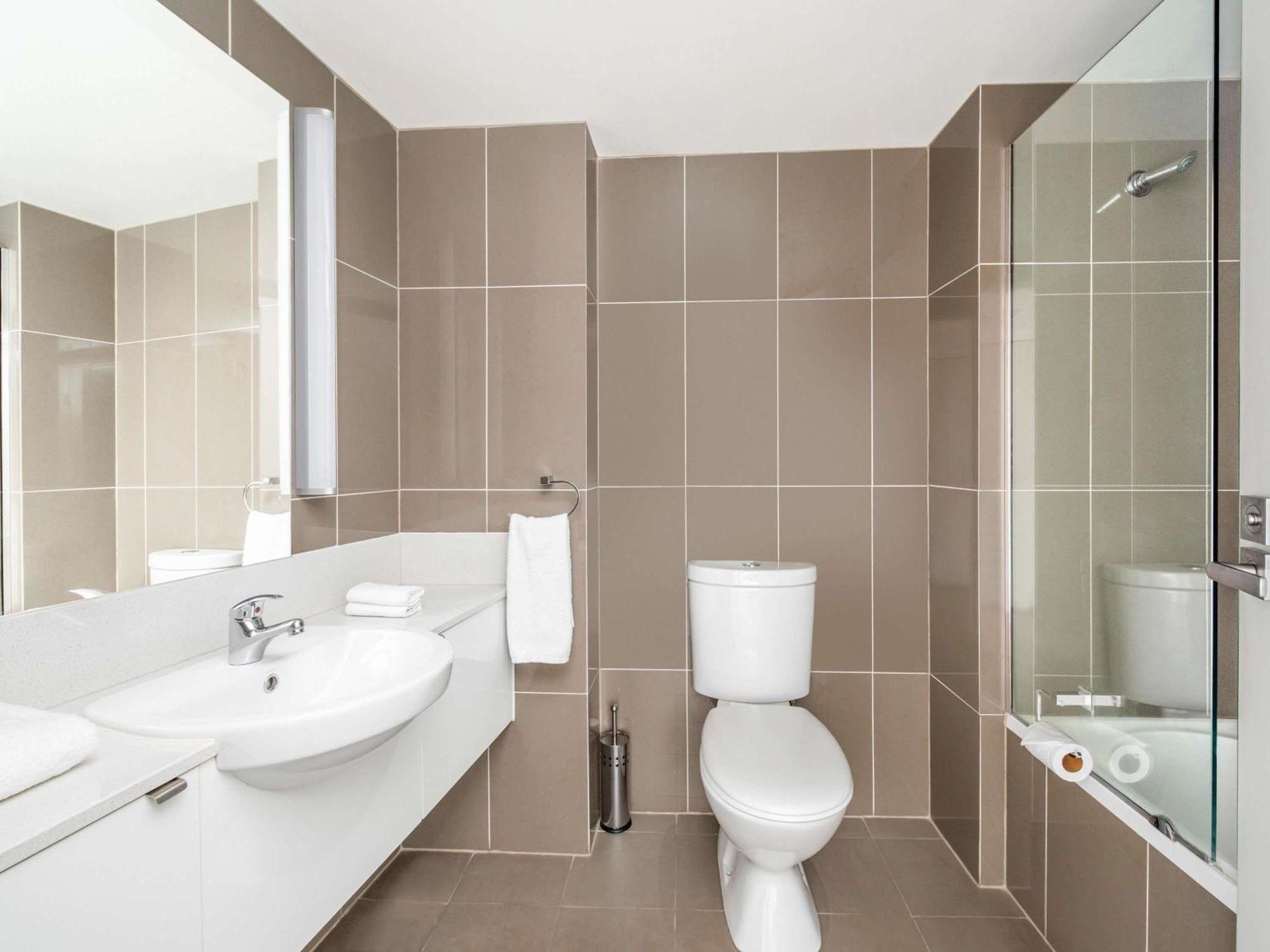 Mantra Collins Aparthotel 4*